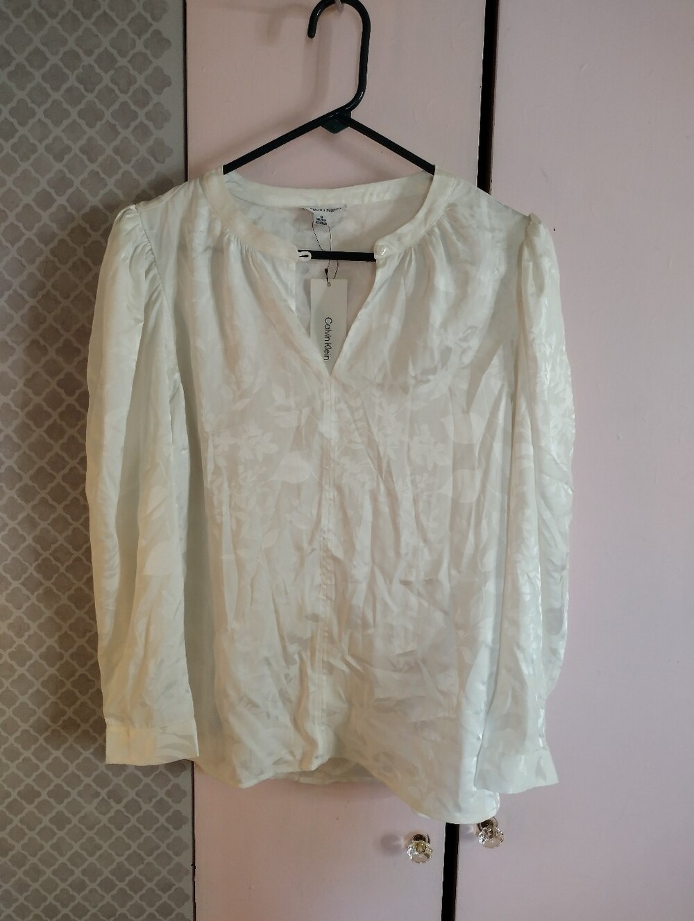 Calvin Klein Cream Floral Jacquard V-Neck Blouse